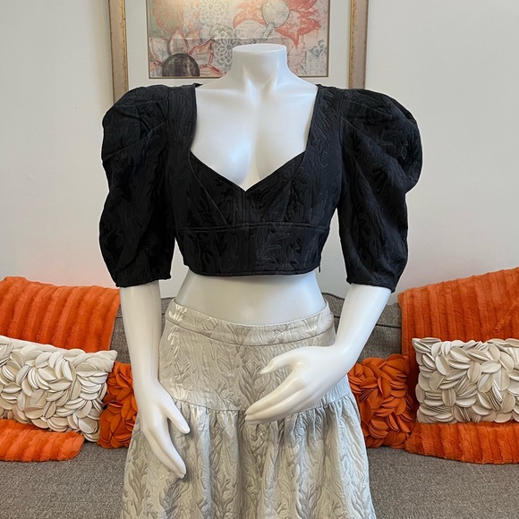 ❣️🆕Who What Wear DIV Black Puff Sleeve Cropped Top❣️ - Picture 2 of 10